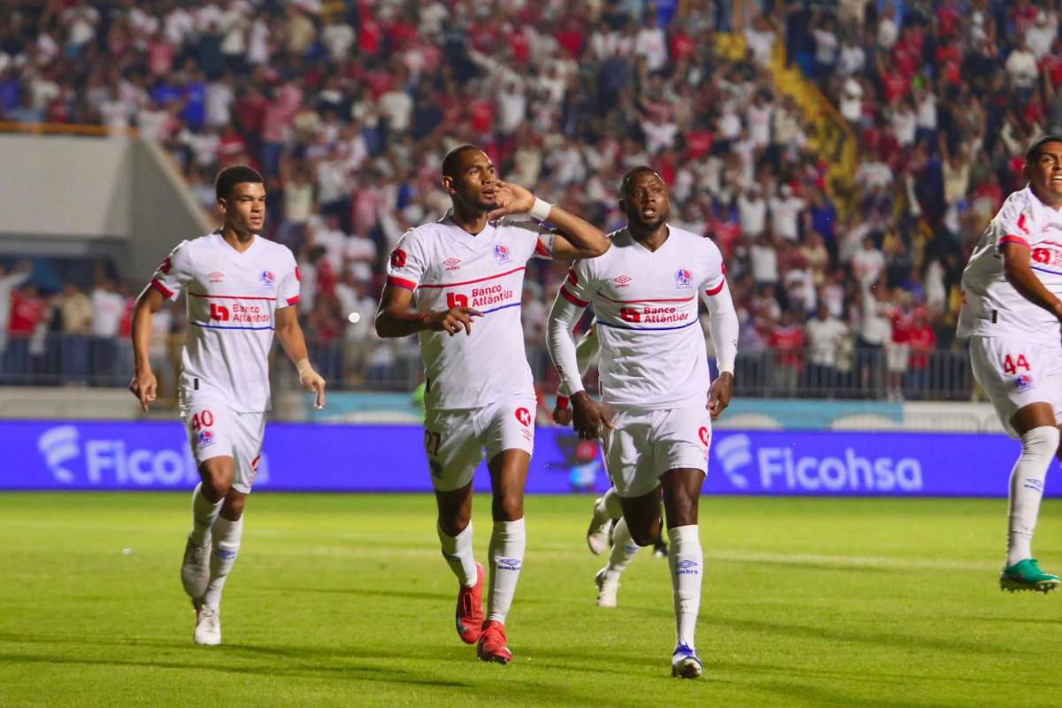 Presentadoras deslumbran, Olimpia se vengó de Real España y la burla de Jerry Bengtson
