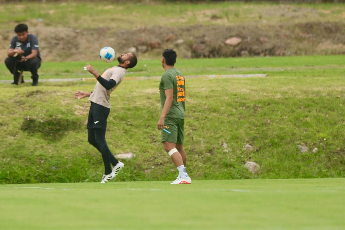 Edwin Rodríguez preocupa, legionario llega con lujosa bolsa y sorpresa en entreno de Honduras