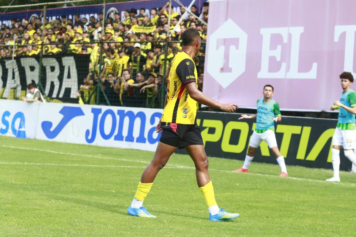 Bronca y jugador a los puños con aficionados; polémica del VAR y curiosidad del Marathón vs Real España