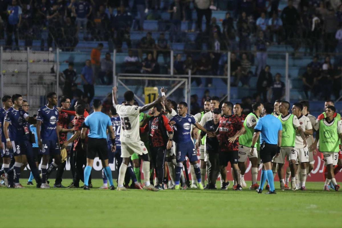 Bronca de jugadores y tristeza: Postales de la eliminación de Motagua en Copa Centroamericana