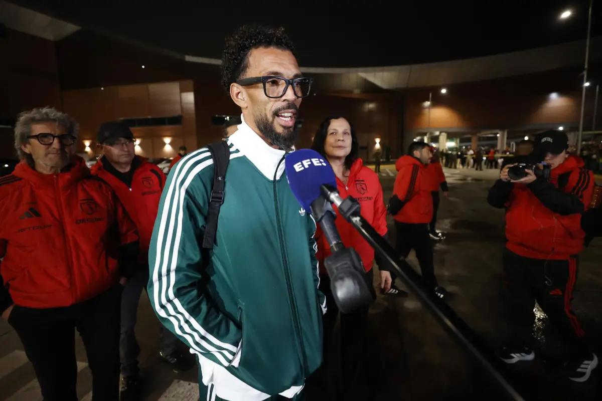 Vozinha y lo que vive en Chile luego de haber fichado por Colo Colo ¿por qué no debuta?