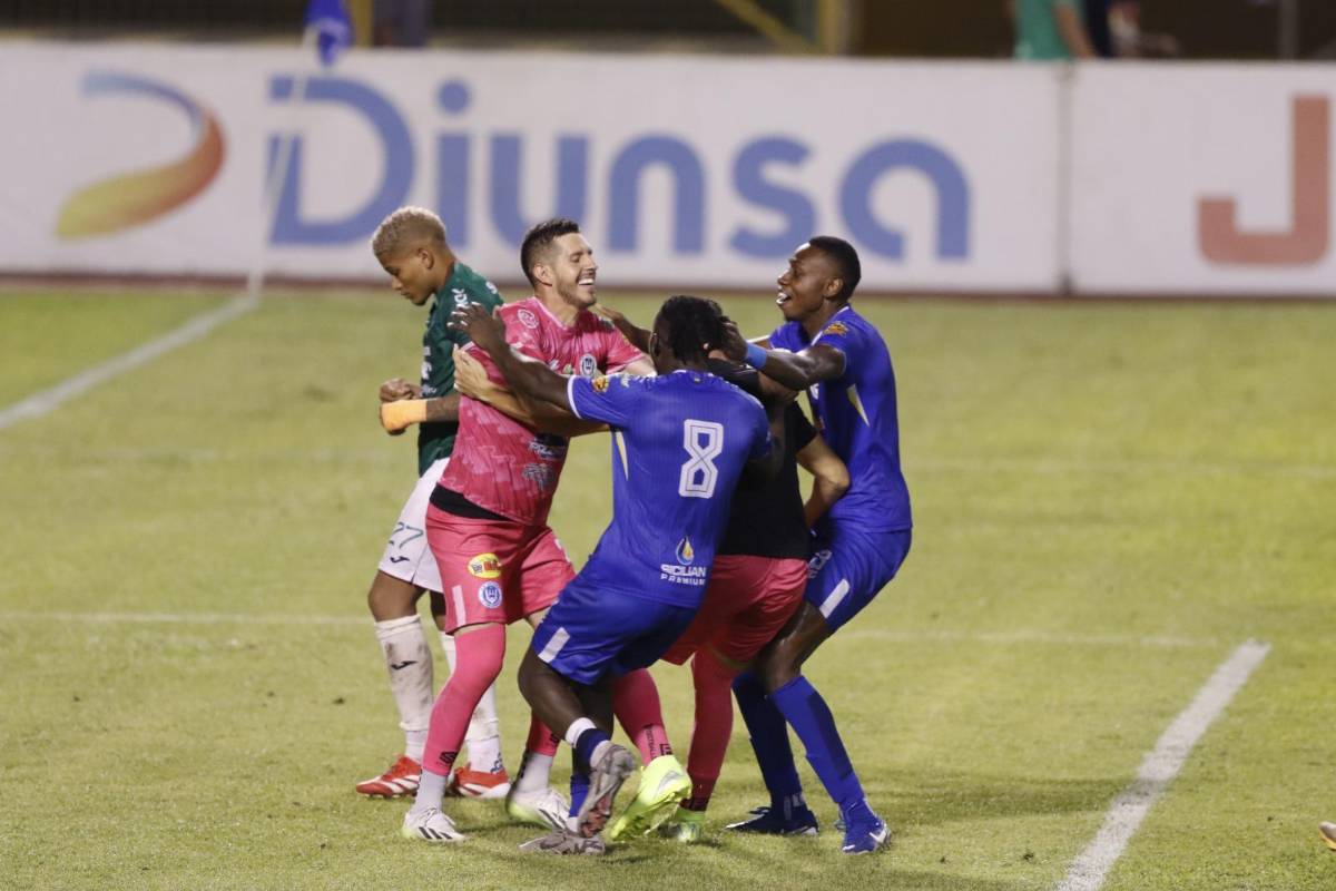 Tristeza del Marathón tras eliminación y la alegría del Victoria por pase a semifinales