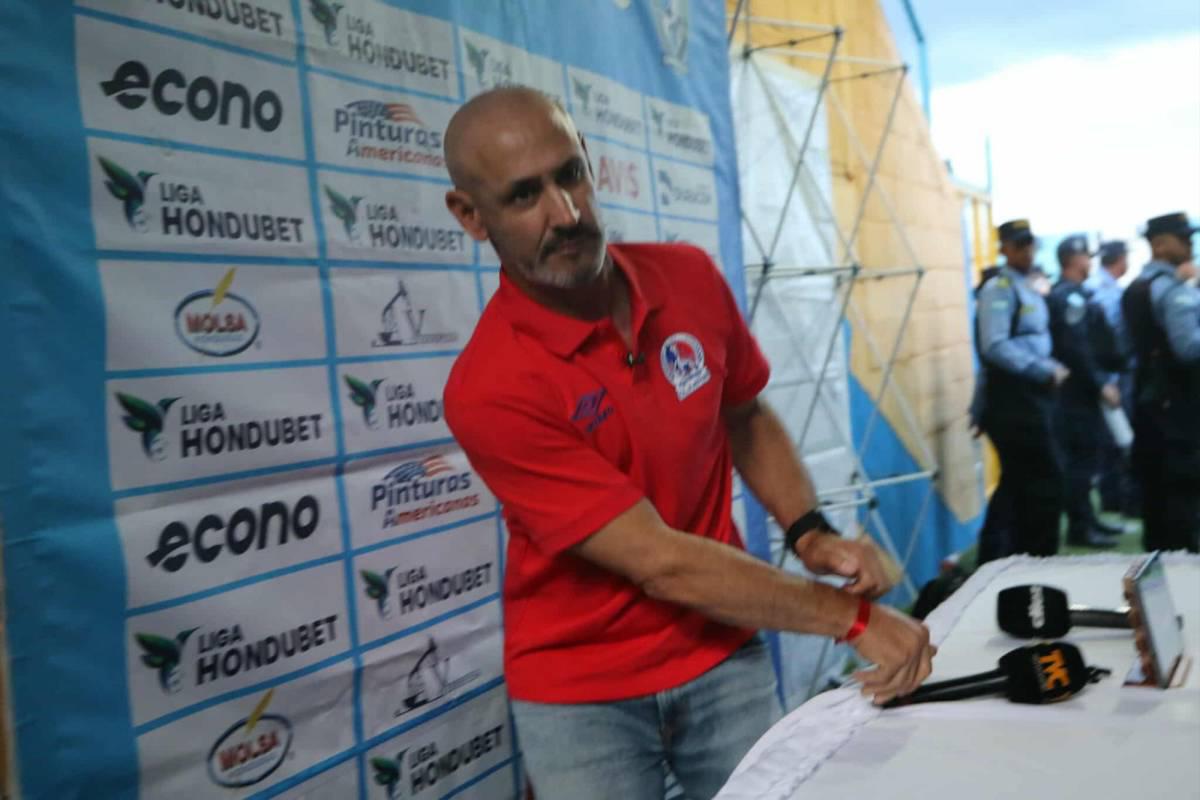 Eduardo Espinel y las razones que lo impulsaron a poner la renuncia en Olimpia