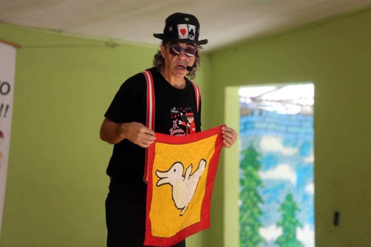 Llegan más juguetes donados por los alumnos del CEB Esteban Mendoza