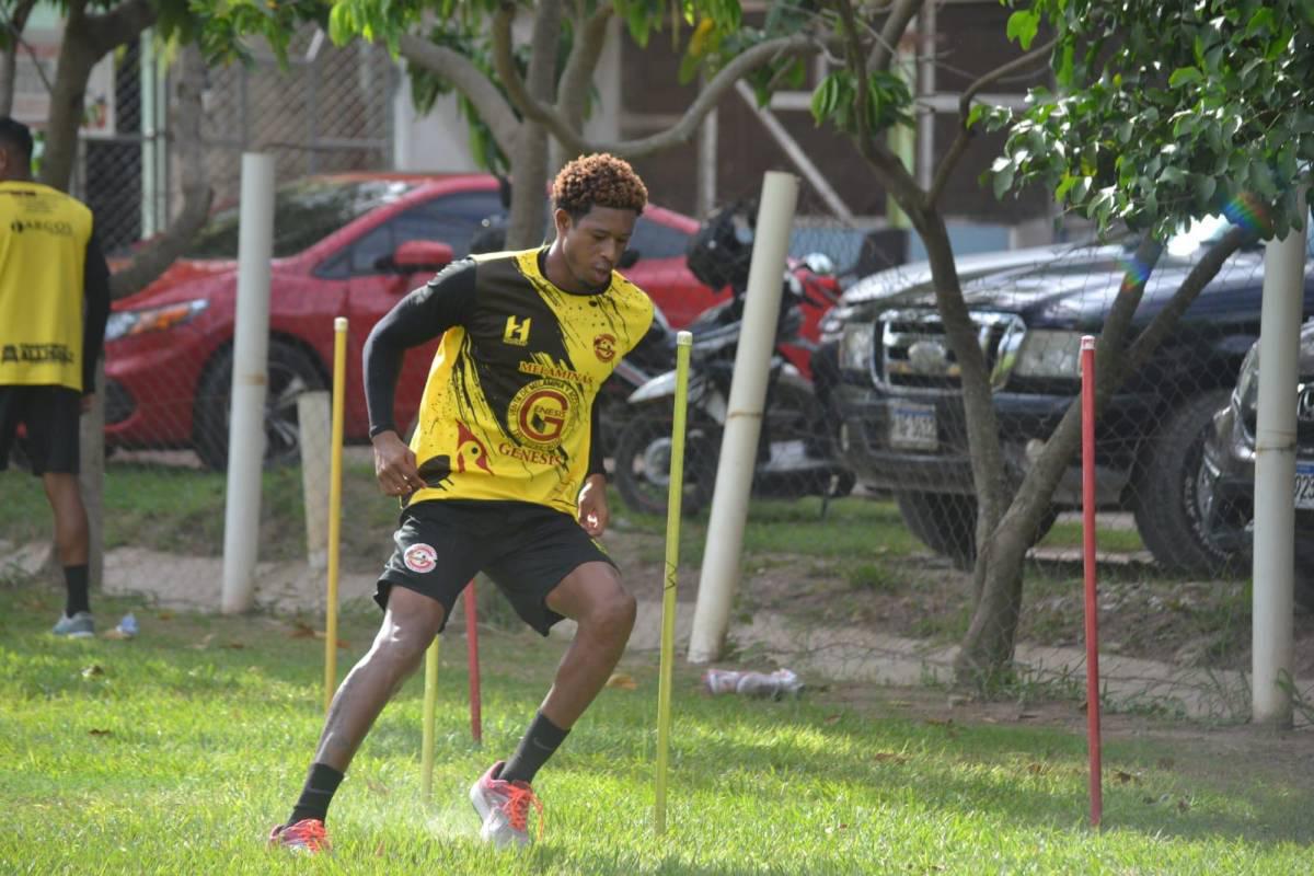 Mercado: Olimpia y Motagua confirman fichajes, Jorge Luis Pinto a punto de regresar