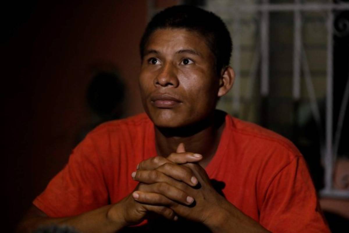 Carlos Mejía huyó de Honduras junto a su pareja y sus dos menores hijos (Foto: AP/ El Heraldo Honduras/ Noticias de Honduras)
