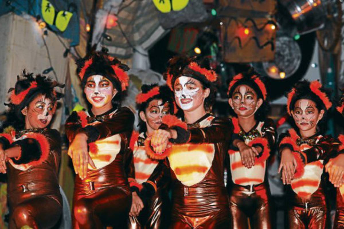 Una sinfonía poética de movimientos artísticos