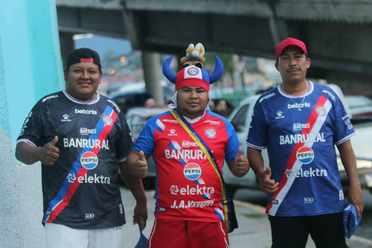 Afición del Xelajú sorprenden en el Nacional, llegada de la Ultra Fiel y la belleza del Olimpia