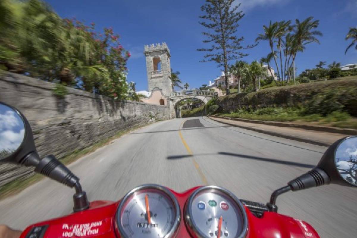 Un viaje en motocicleta por la isla de Bermuda