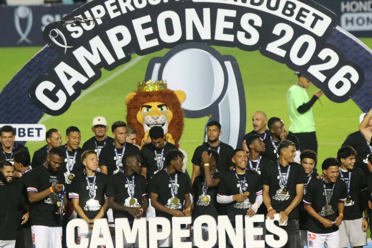 Premio al Olimpia por haber ganado al Supercopa de Honduras a Motagua