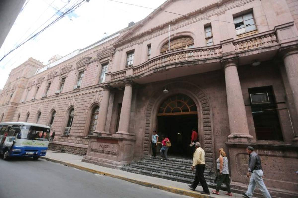 Adobe y piedra sostienen la historia de 10 insignes edificios en la capital de Honduras