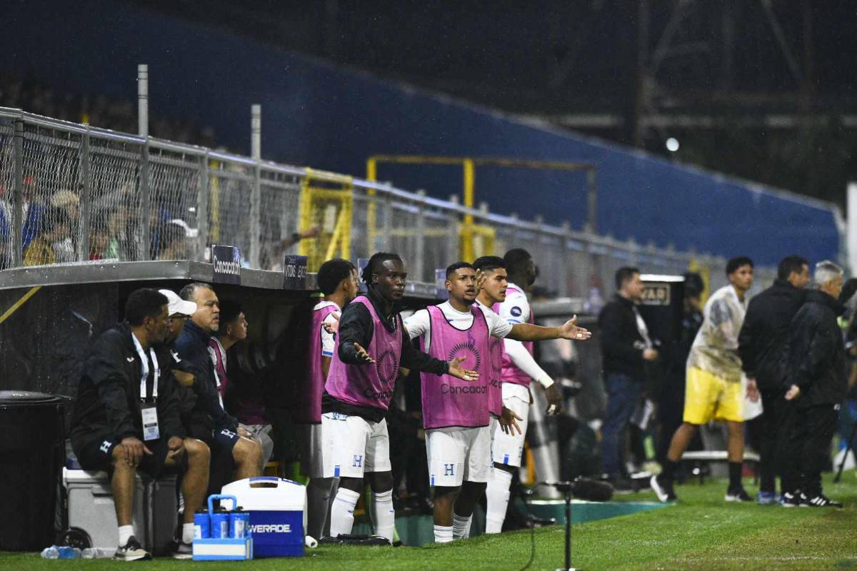 No se vio: Pelea de Menjívar con Jiménez, periodista robó miradas y Aguirre lleno de sangre