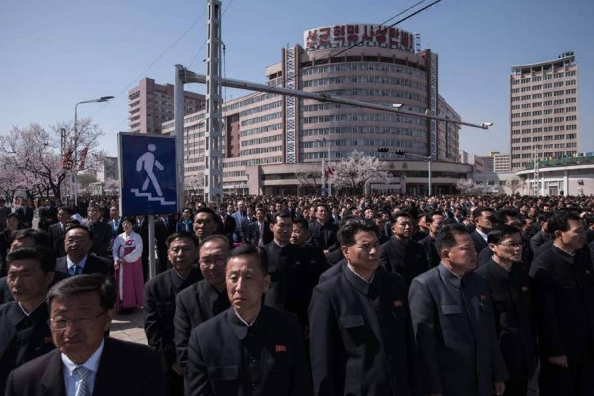 Corea del Norte reúne a sus unidades militares para una demostración de fuerza