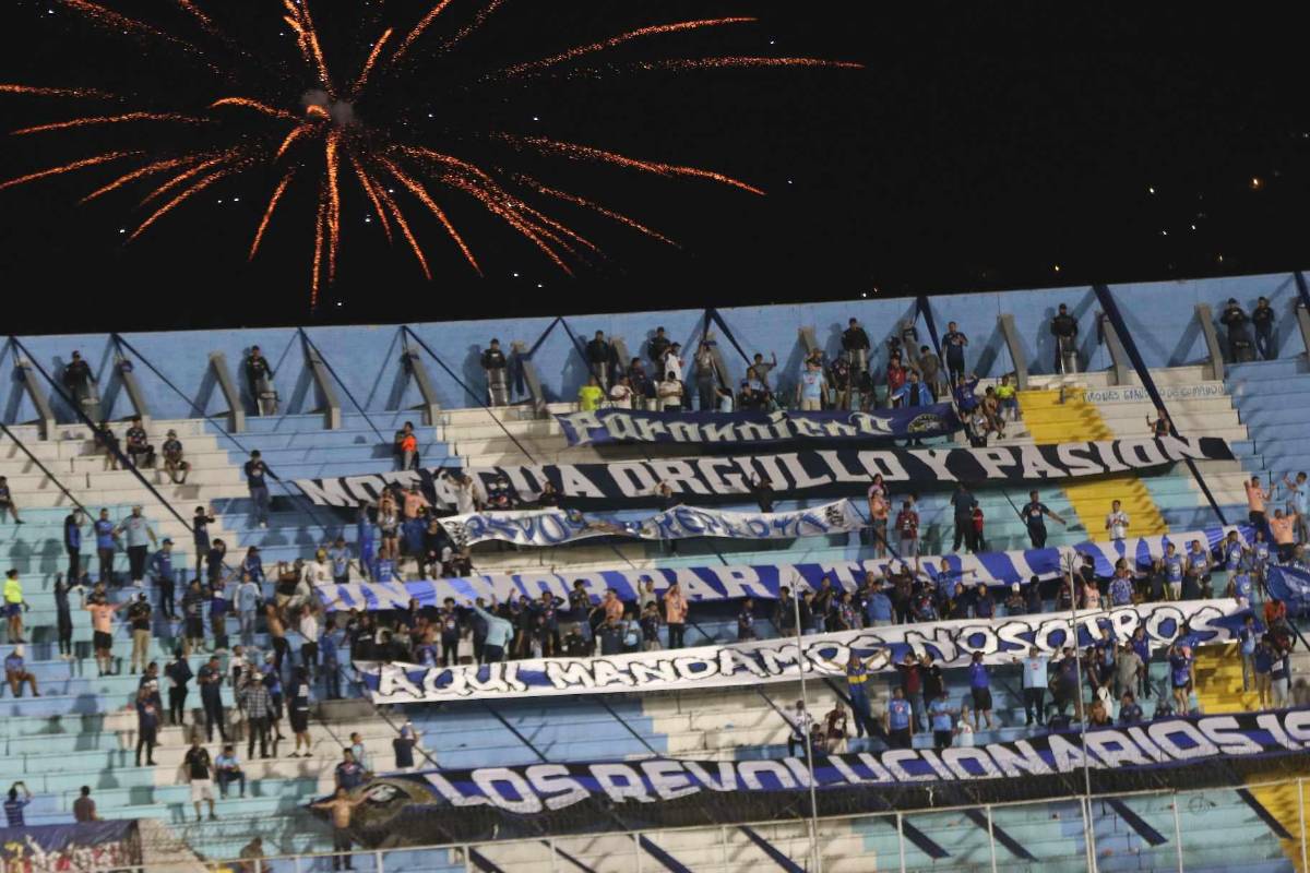 Chica viral de TikTok presente, lo que hizo Diego Vázquez y bellas damas en triunfo de Motagua