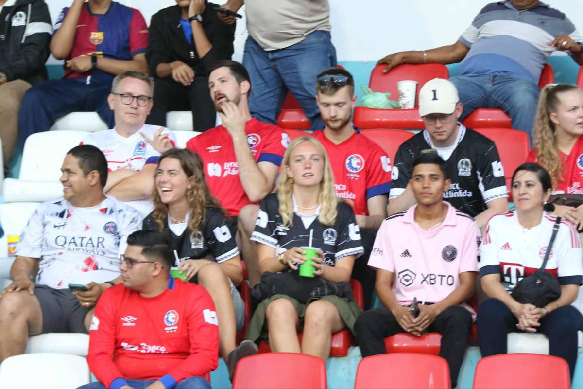 Lo que hizo Roxana Somoza, esposa de jugador roba suspiros, Edwin preocupa y felicidad de Olimpia