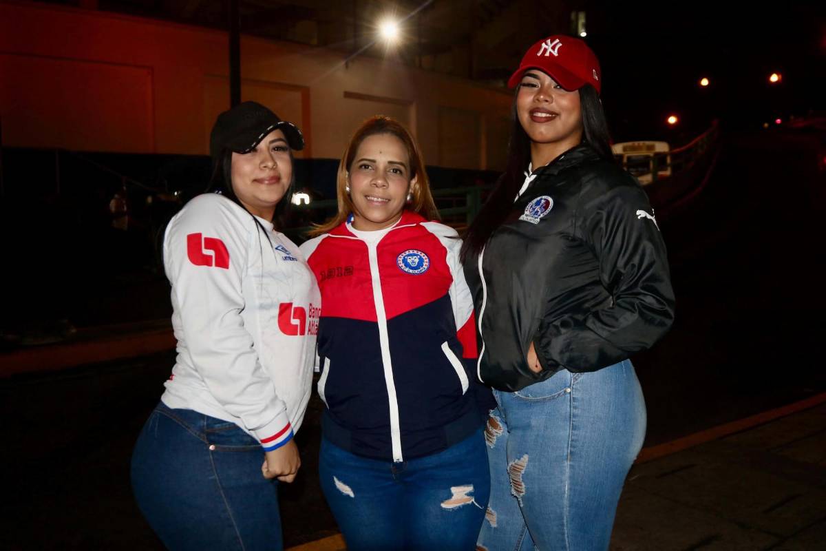 Lindas chicas, show de La Ultra Fiel y ambientazo previo al Olimpia-Firpo en Copa Centroamericana