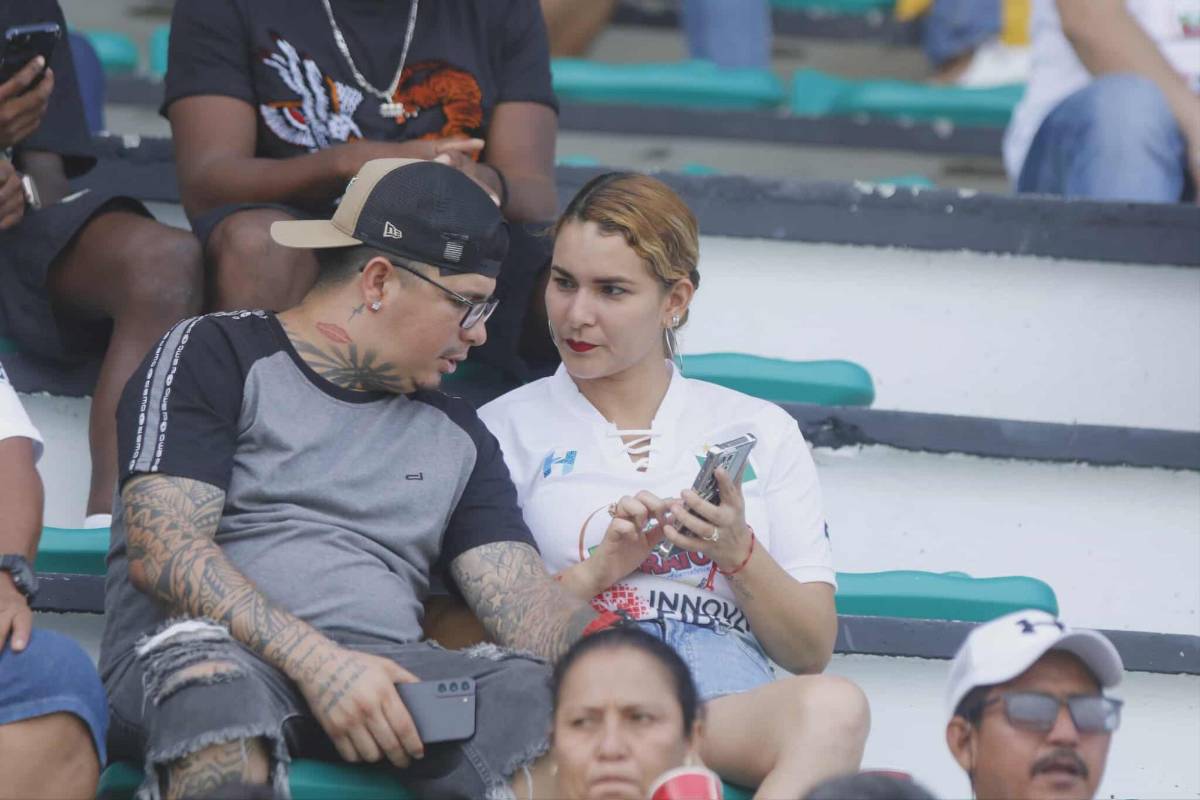 Lindas chicas en el Excélsior, aficionado que vio partido desde su hamaca y tiktoker sorprende
