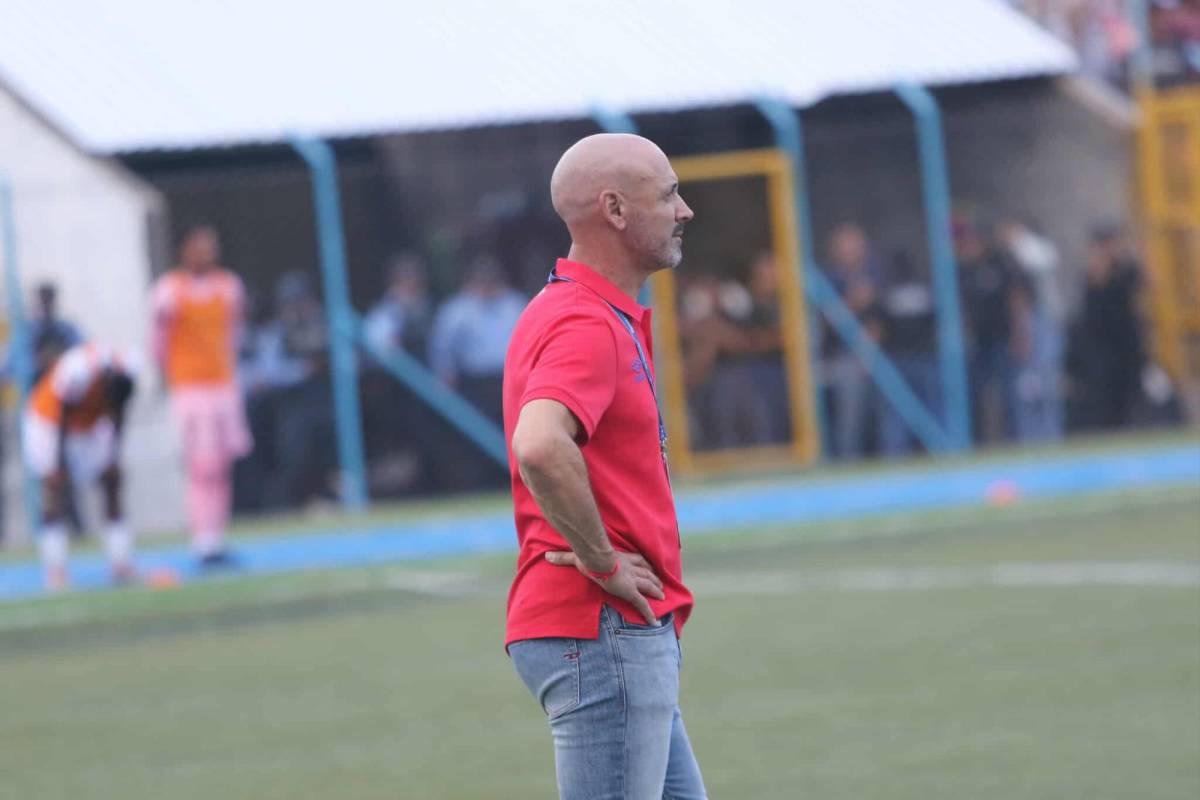 Eduardo Espinel y las razones que lo impulsaron a poner la renuncia en Olimpia