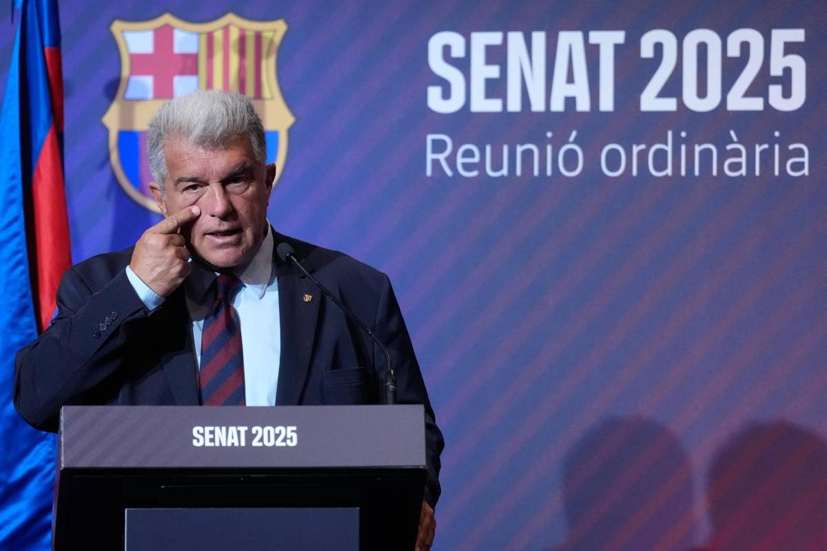Joan Laporta se disculpa con ex del FC Barcelona que él mismo sacó por la puerta de atrás Joan Laporta se disculpa con ex del FC Barcelona que él mismo sacó por la puerta de atrás