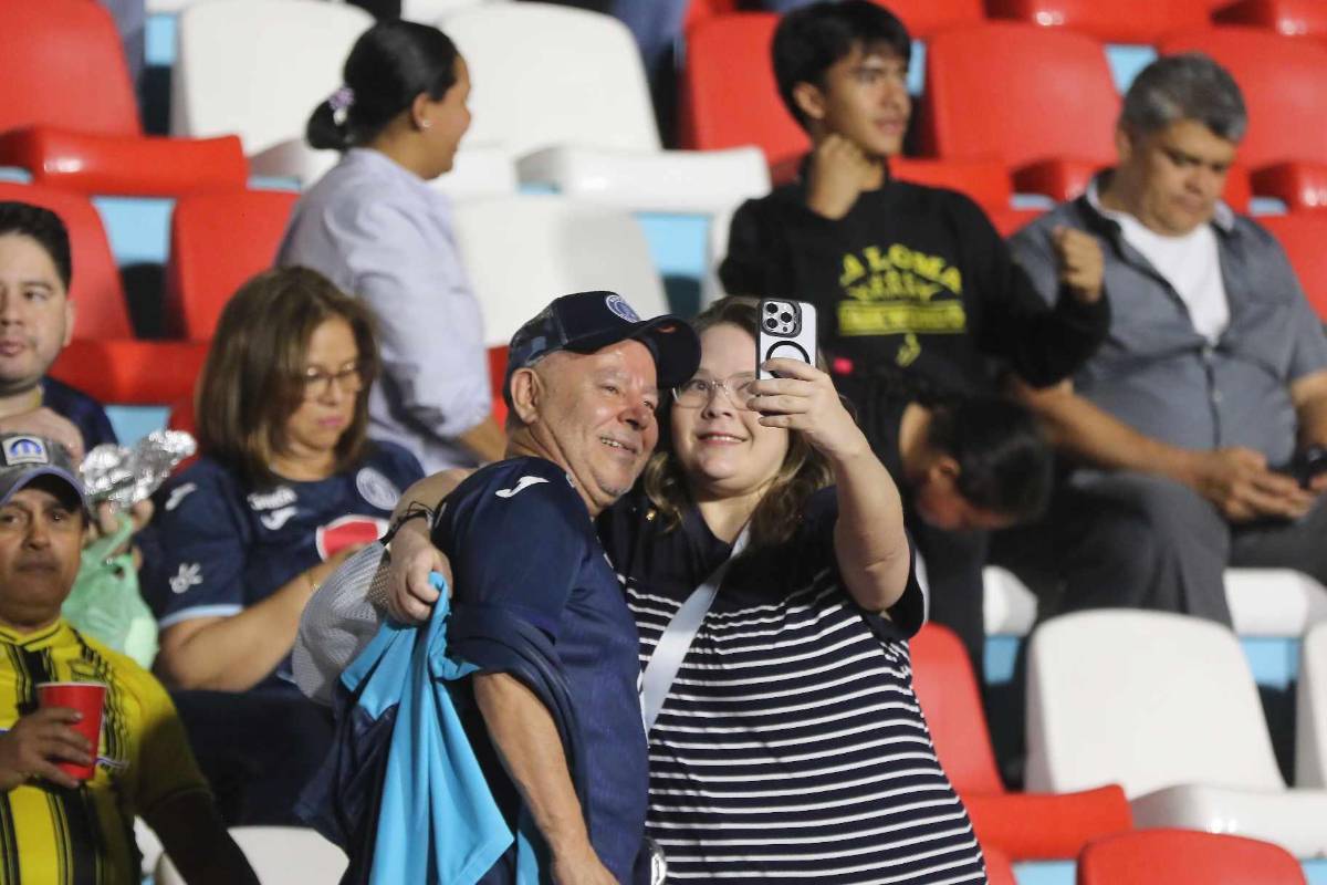 Llegó un campeón, sorpresa de la ´Revo´ y bonito ambiente previo al Motagua vs Real España