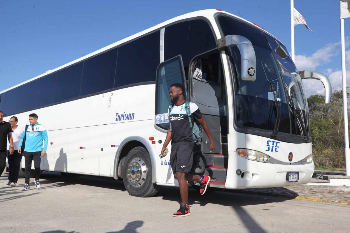 Caras nuevas, visita sorpresa y gran ambiente en primer entreno de la Selección de Honduras