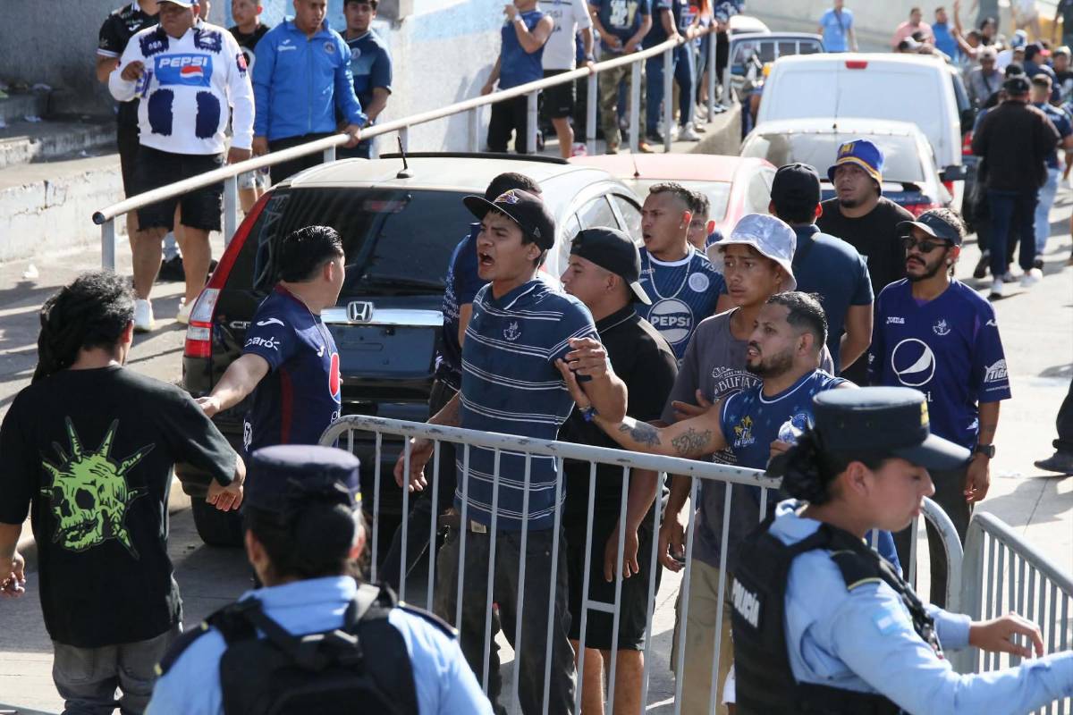 En fotos: Heridos, disparos y un caos total en las afueras del Nacional previo al Motagua vs Olimpia