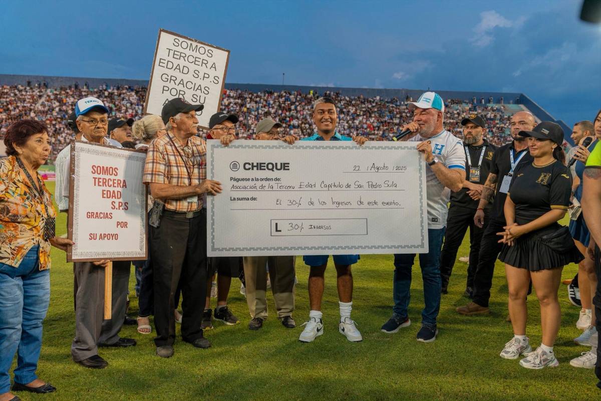 ¿Por qué no metieron a jugar al alcalde Roberto Contreras en el partido de tiktokers en Honduras?