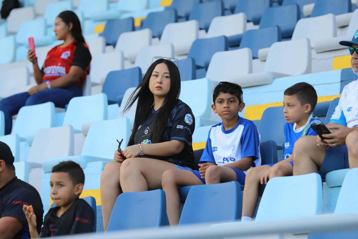 Bronca de Espinel, linda chica cautivó, show de la Ultra y épica remontada de Olimpia vs Victoria