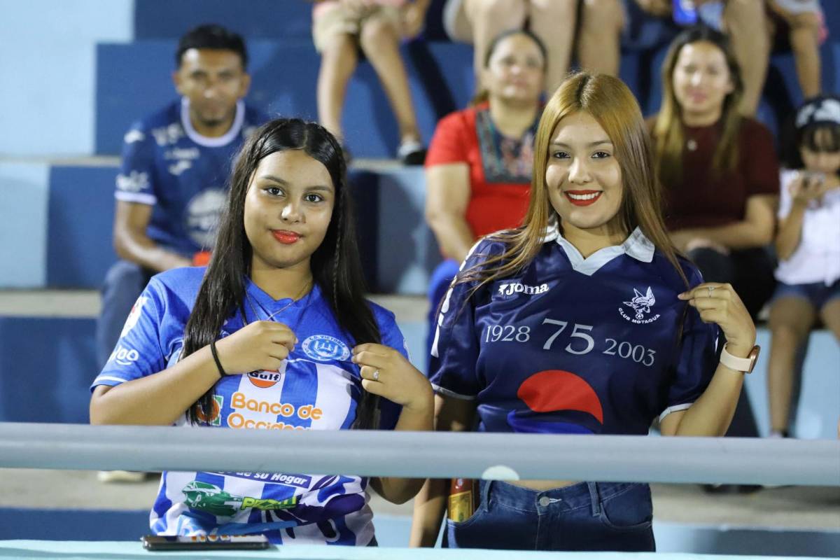 En fotos: Pelinegra deslumbra, La Ceiba se viste de gala y el show de Motagua ante Victoria
