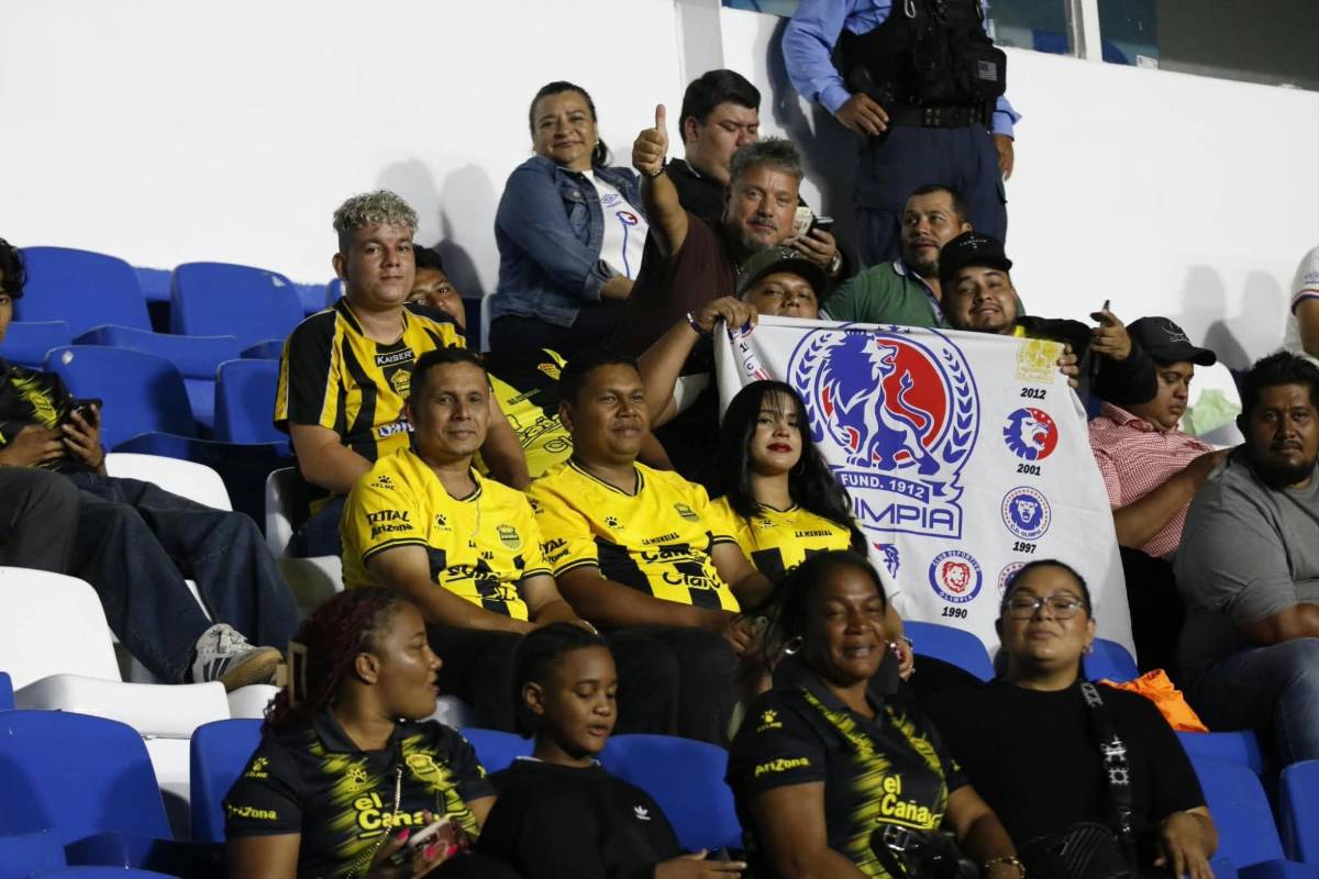 Enorme llegada de la Ultra Fiel, la belleza en el Nacional y la afición de Real España