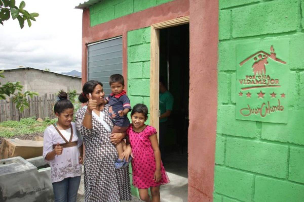 Dos familias tienen nuevo hogar por campaña de EL HERALDO y Sedis