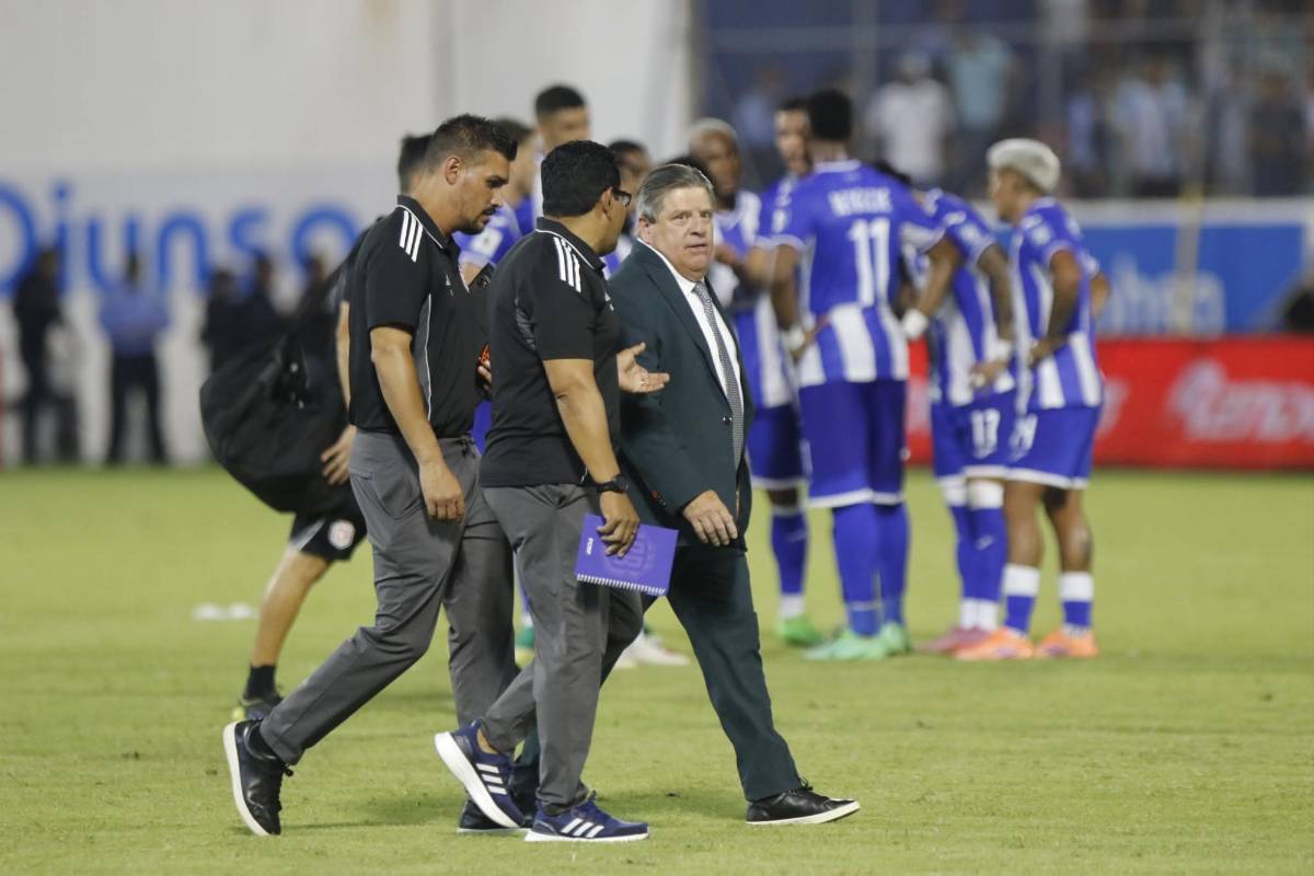 Impase de Quioto con el Piojo Herrera, sufrimiento de Honduras y el llenazo ante Costa Rica