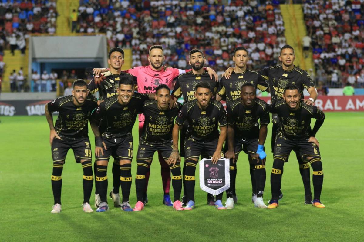 Polémica arbitral, sorprende héroe de Olimpia y sufrimiento ante Mixco en Copa Centroamericana