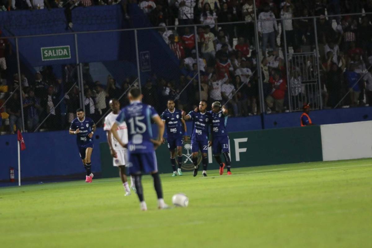 Tristeza de Olimpia, jugador de Cartaginés se burla de la Ultra, leyenda presente y villano en Concacaf