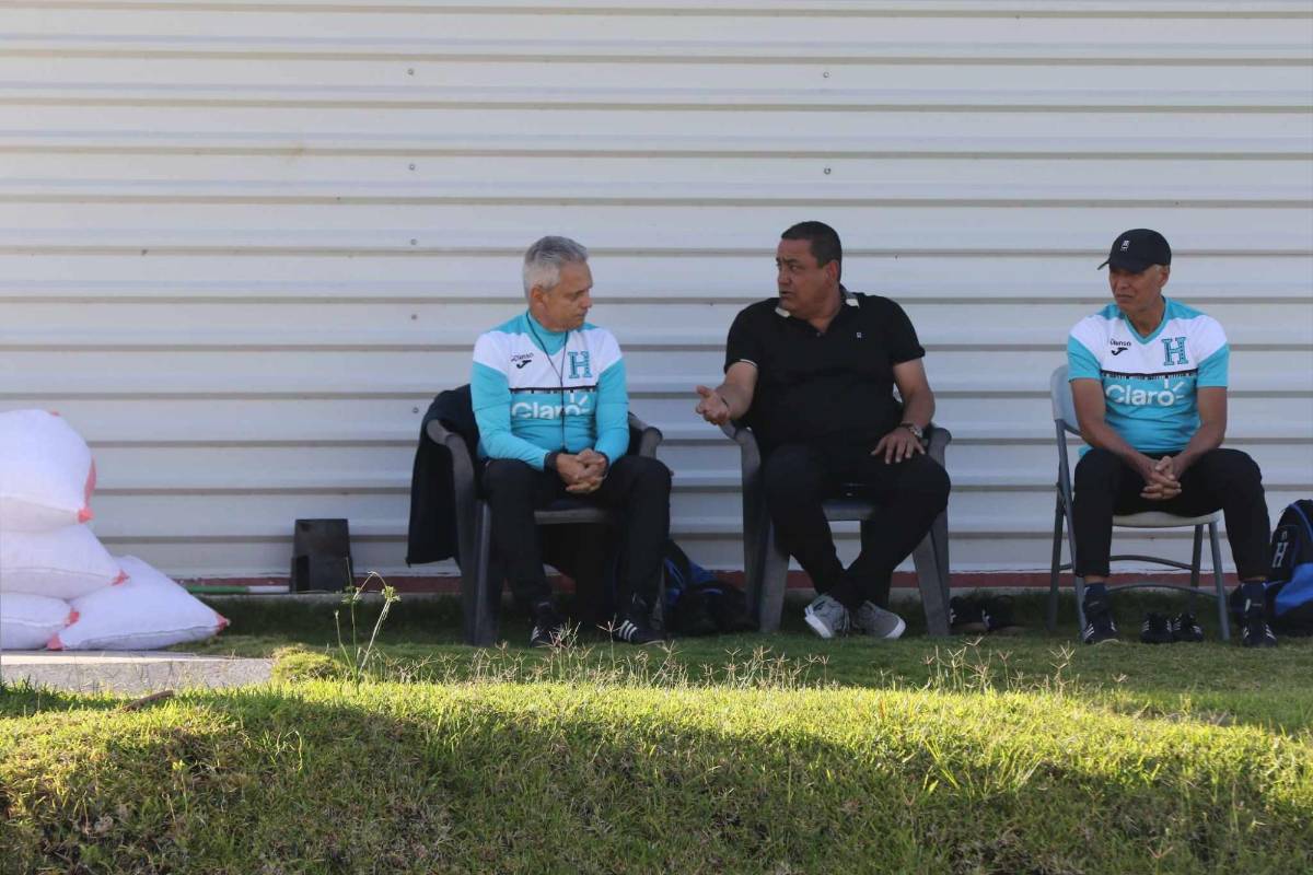 Caras nuevas, visita sorpresa y gran ambiente en primer entreno de la Selección de Honduras