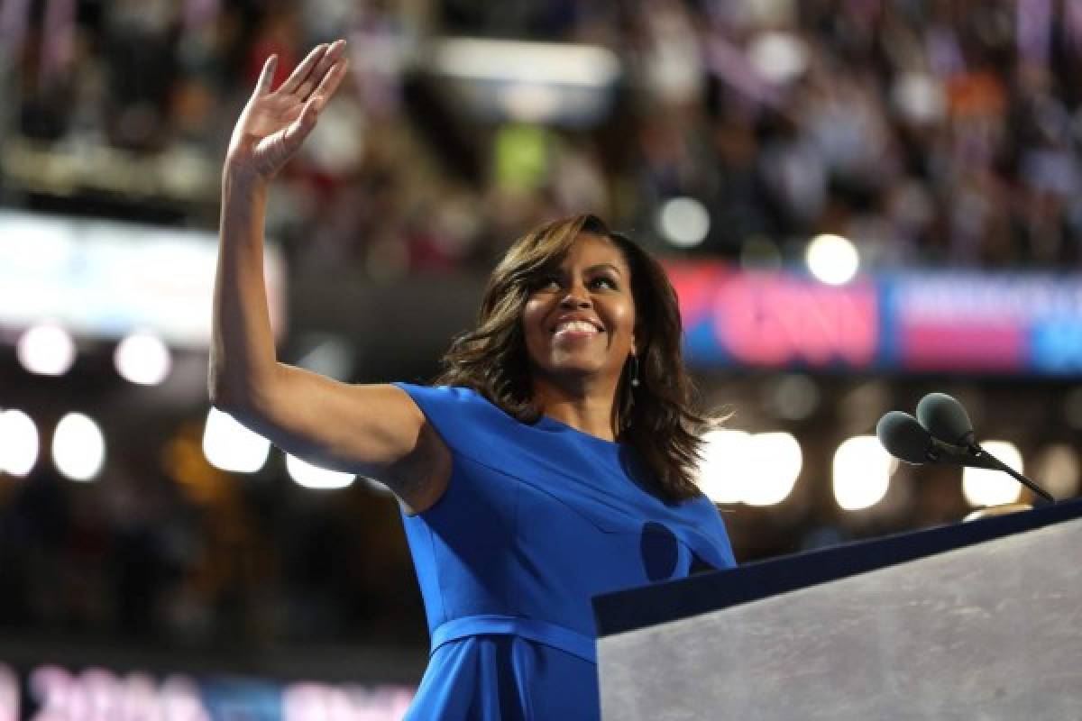 ﻿Michelle Obama conmueve a Convención Demócrata con apoyo a Clinton