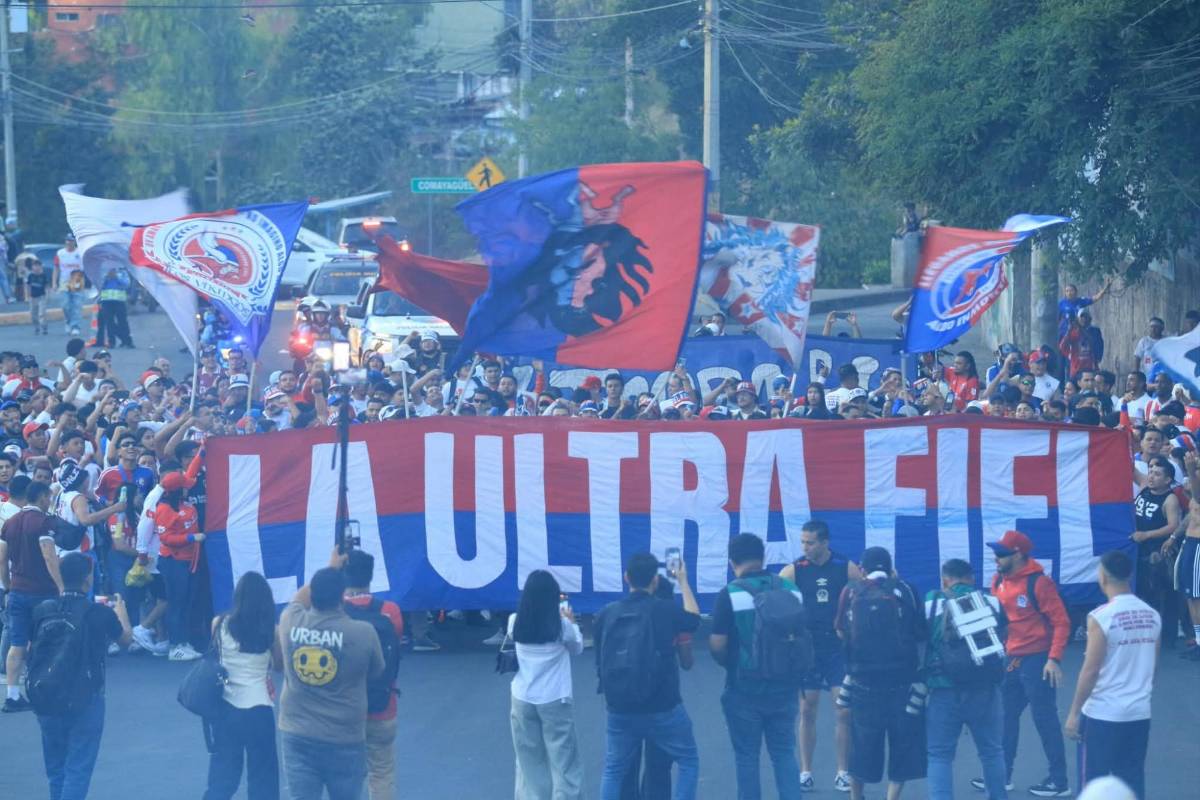 Olimpia vs Mixco: Lindas chicas, barra Ultra Fiel deslumbra y el ambiente en duelo de Copa Centroamericana