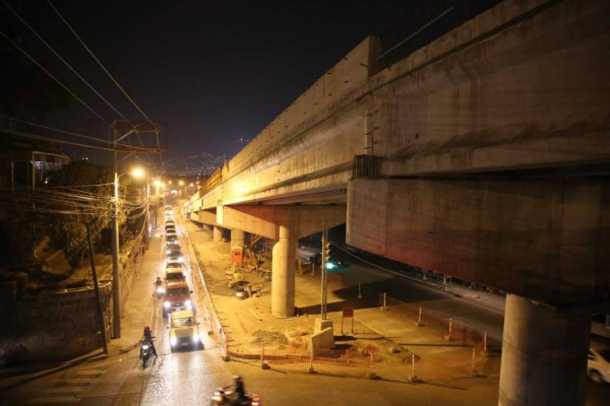Infraestructura vial toma forma en horas nocturnas