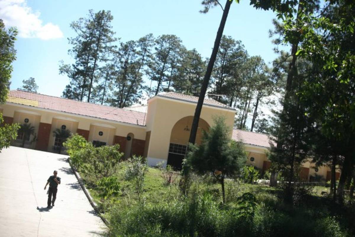 Un complejo inseguro con una cancha inservible en Siguatepeque