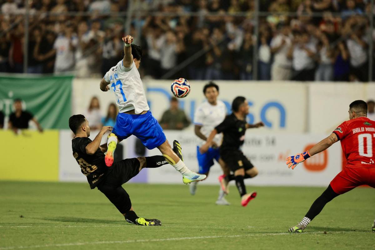 ¿Por qué no metieron a jugar al alcalde Roberto Contreras en el partido de tiktokers en Honduras?