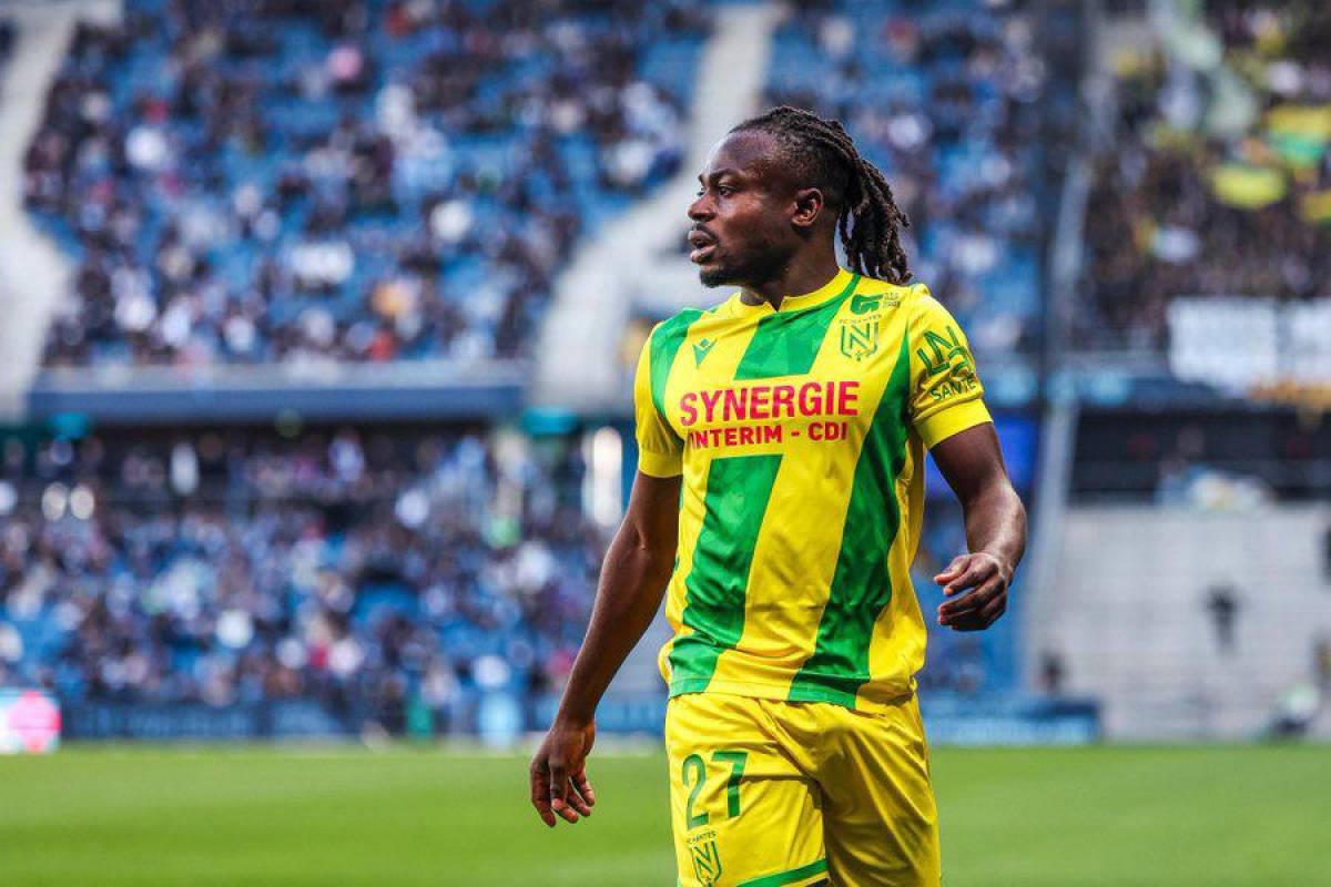 Fichajes: Jugador informa a su club que Barcelona pagará su cláusura y futuro de Dibu Martínez