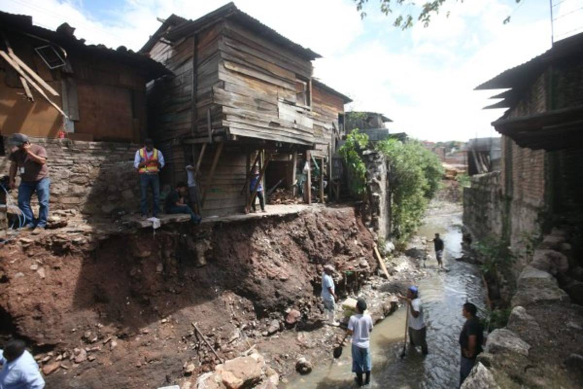 Alerta verde en la capital por inundaciones y deslizamientos