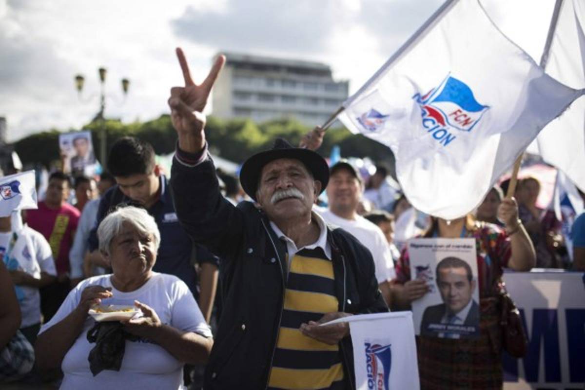 Comediante Jimmy Morales se proclama presidente electo