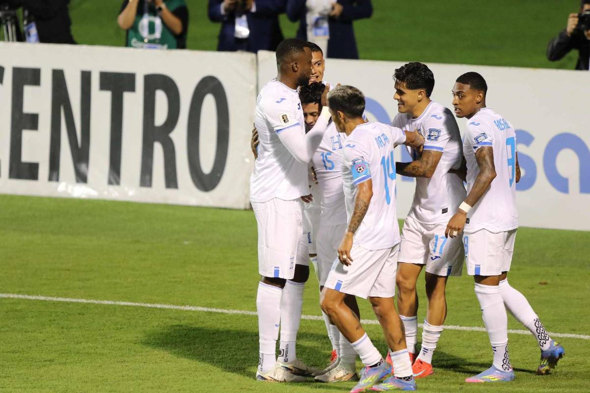 Villano en Honduras, político sorprende, plática secreta y chica es la sensación en el Nacional