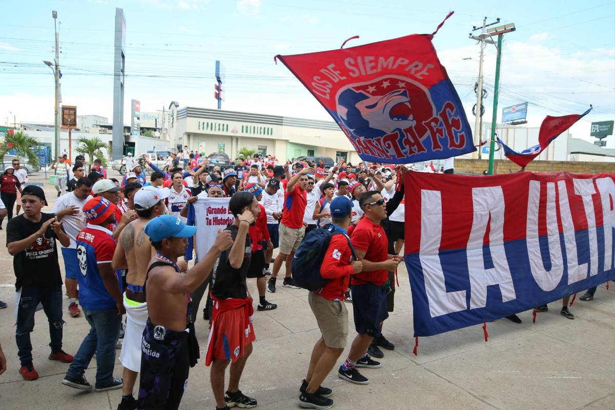 Lindas chicas, el infiltrado, gesto de Espinel y festejo de Olimpia tras vencer al Juticalpa FC