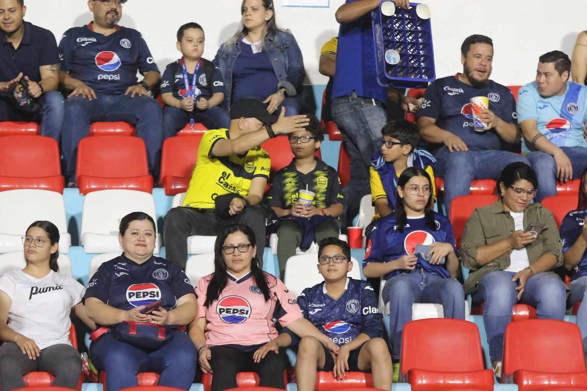 Llegó un campeón, sorpresa de la ´Revo´ y bonito ambiente previo al Motagua vs Real España