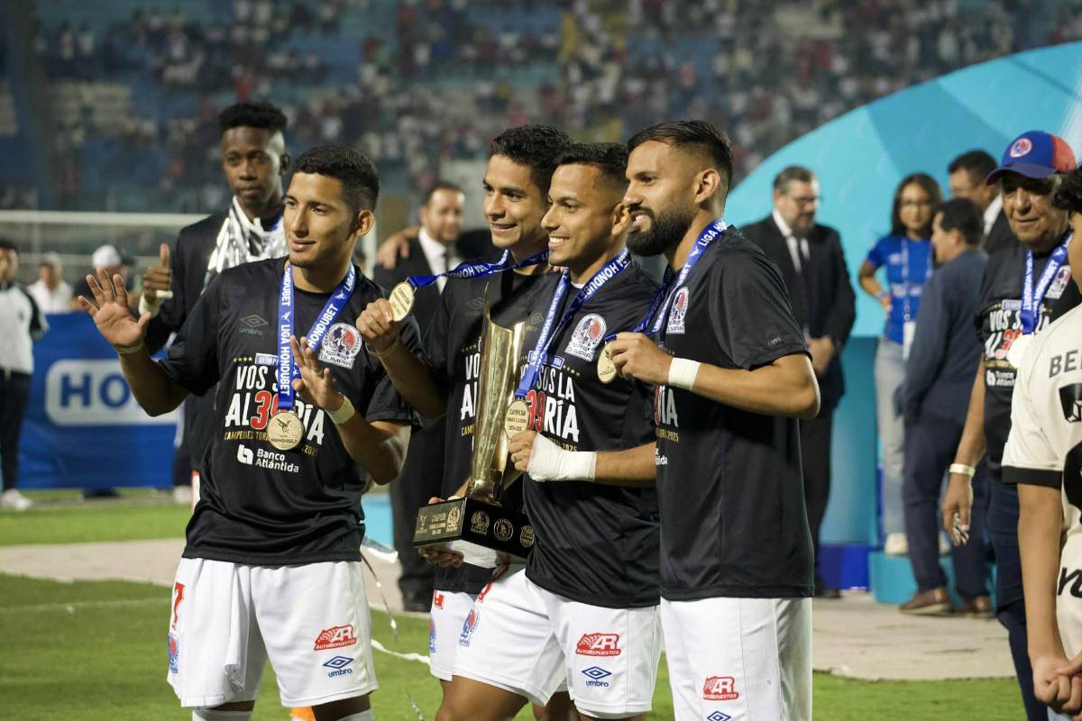 Bengtson levantó la 39: Así celebraron los jugadores de Olimpia el campeonato de Liga Nacional