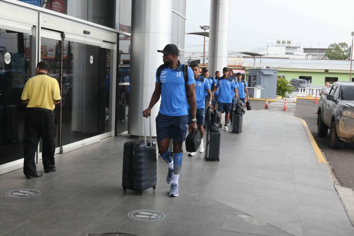 Con cara de pocos amigos llegaron seleccionados de Honduras a Tegucigalpa