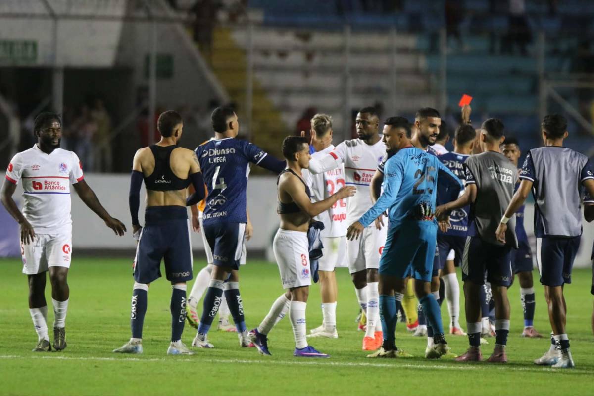 Tristes, enojados y con vergüenza; así salieron los del Olimpia tras caer ante Motagua