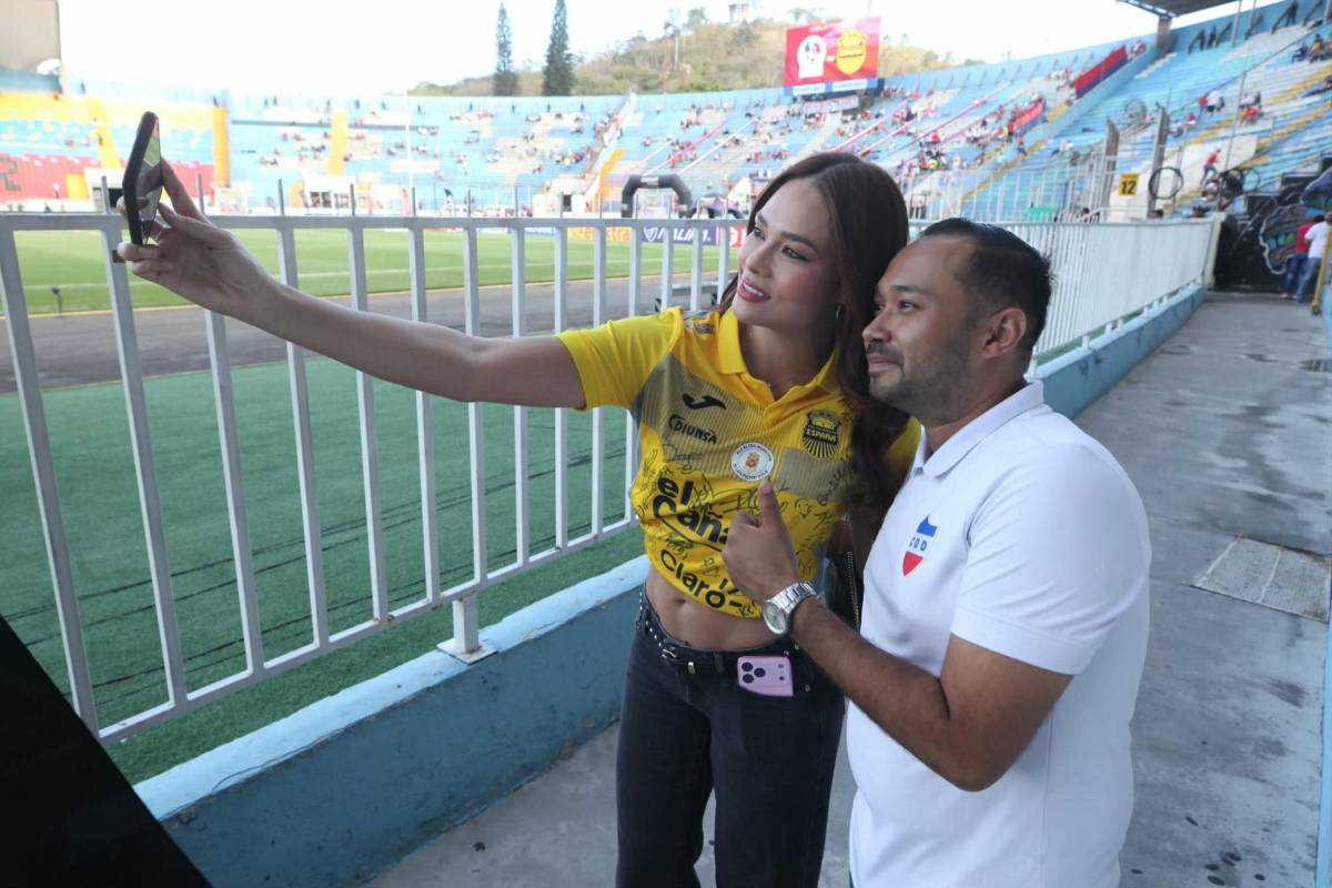 Las bellas chicas que fueron captadas en el Nacional para el Olimpia-Real España